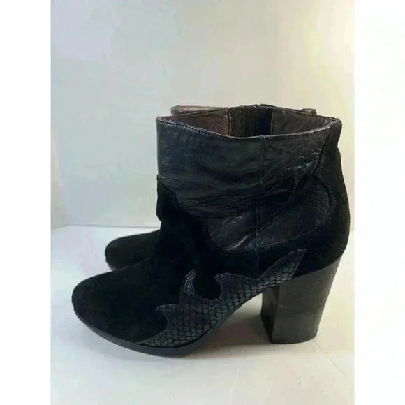 Janet + Janet boots - Picture 2 of 7